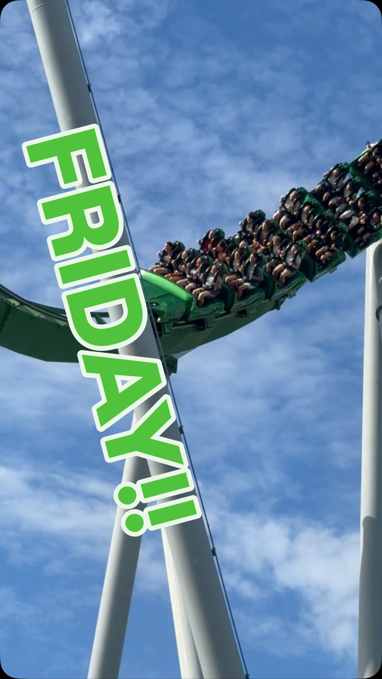 Happy Friday!! Let’s Hulk out this weekend at Islands of Adventure! 💚

#themepark #rollercoaster #marvel