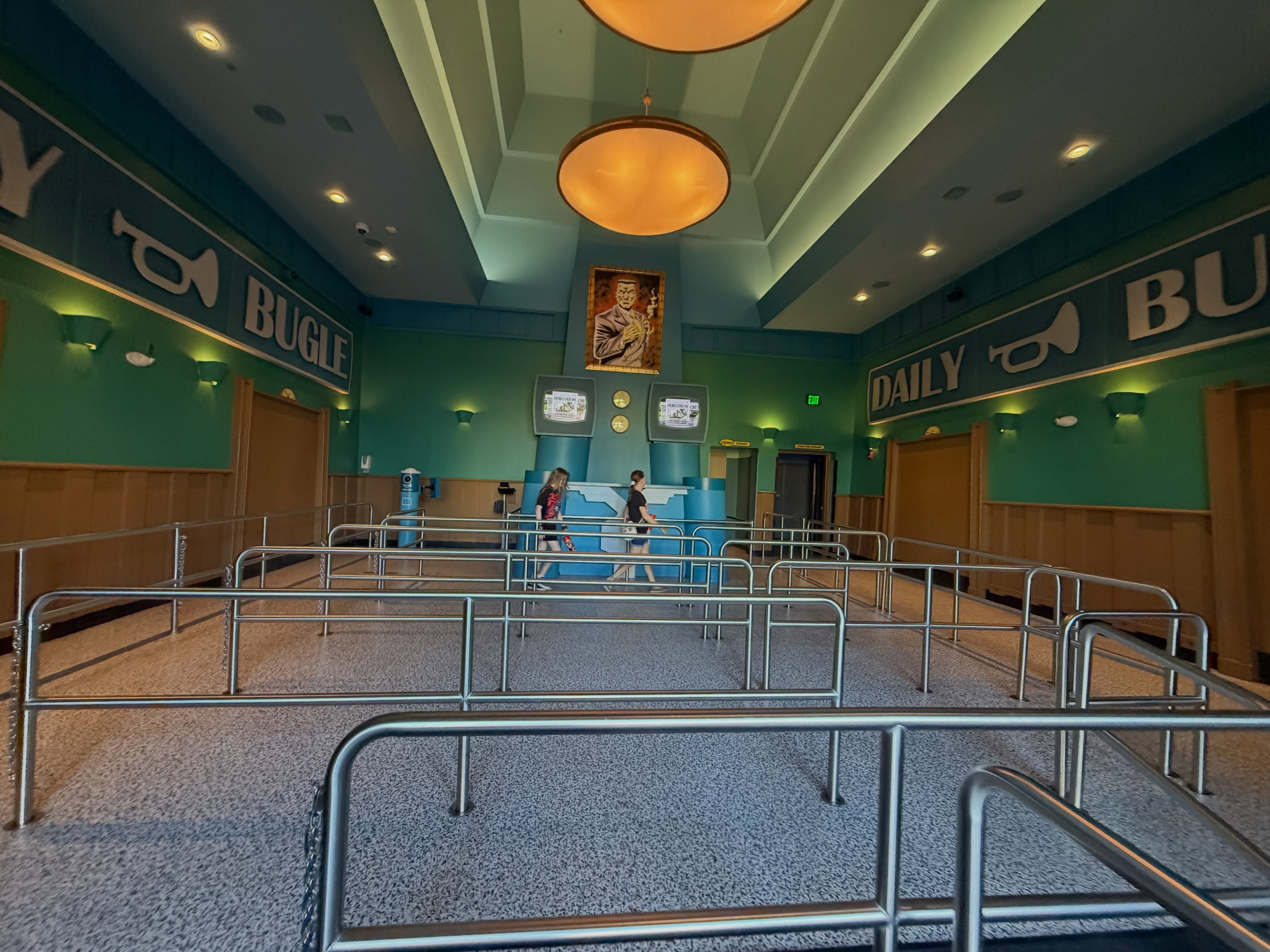 Sunday mornings are for picking up the newspaper straight from the distributor for the comics in color! 🕷️📸
-
@universalorlando #dailybugle #spiderman #islandsofadventure