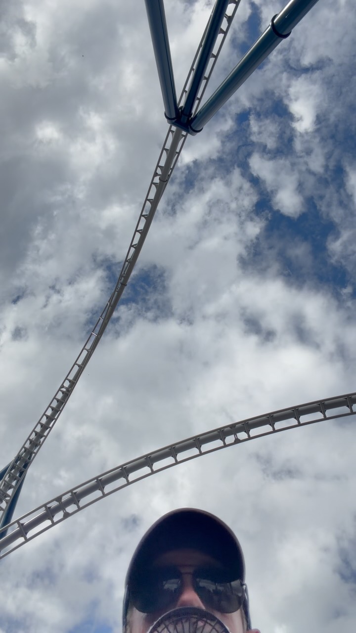 Walk with me, shall you? 🎢
-
@universalorlando #hollywooddrift #fastandfurious #rollercoaster