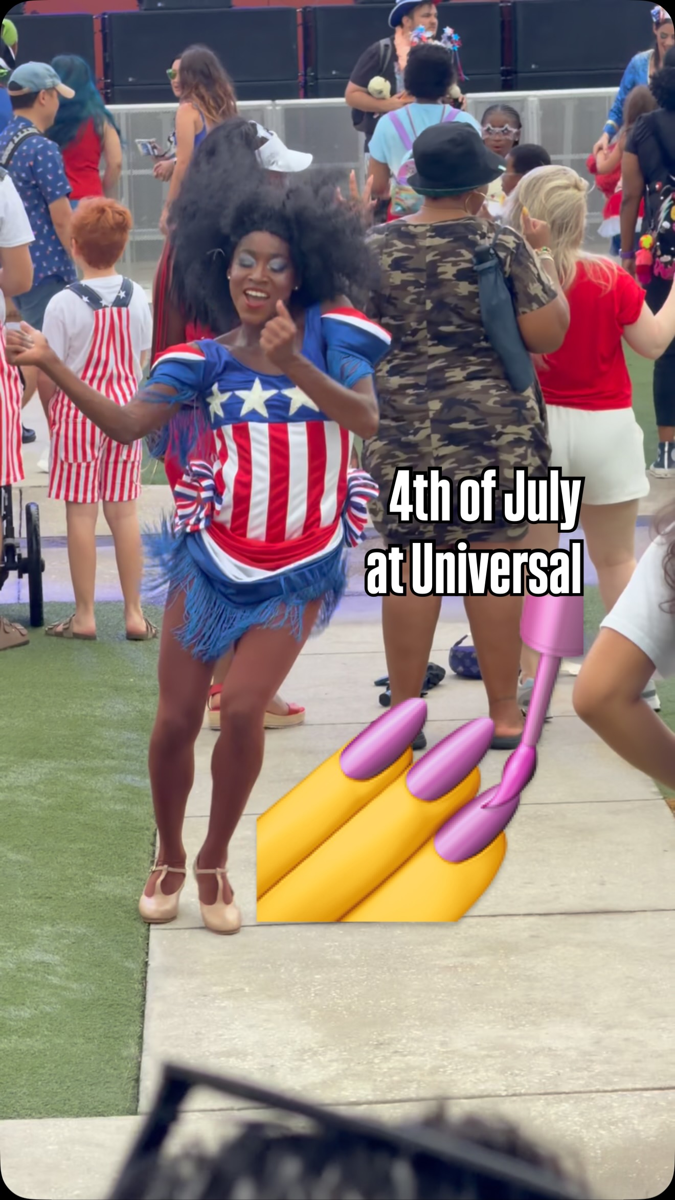 I felt like I was watching history in the making. @universalorlando is our favorite spot for a holiday party! 🎆
-
#universalorlando #july4th #party