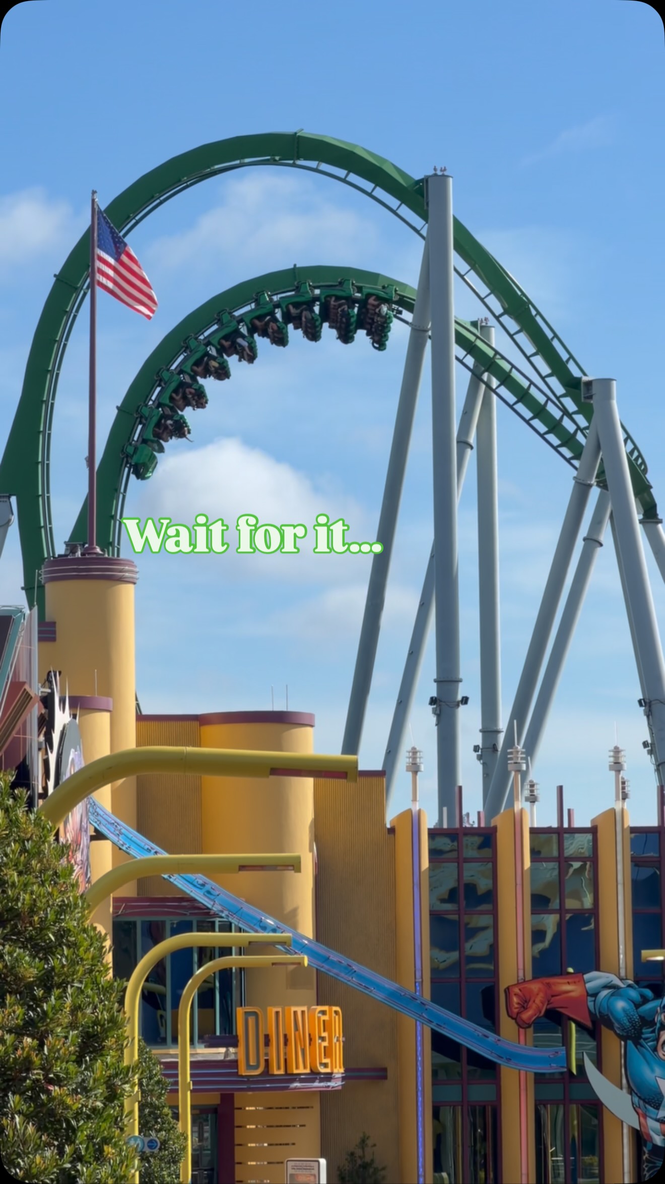 wait for it. 💚 #hulk #marvel #rollercoaster #dancebreak